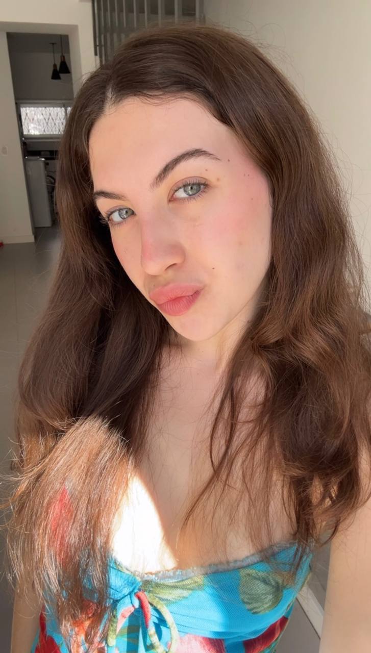 Nude girl Amber in Acapulco