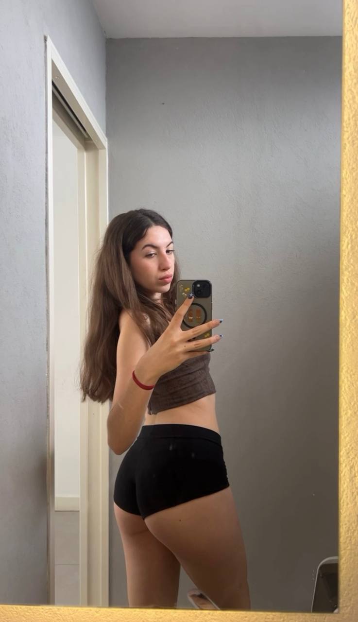 Amber in her underwear in Acapulco