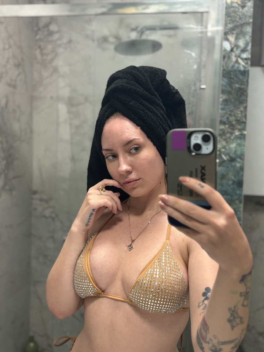 Nude girl KateV in Acapulco