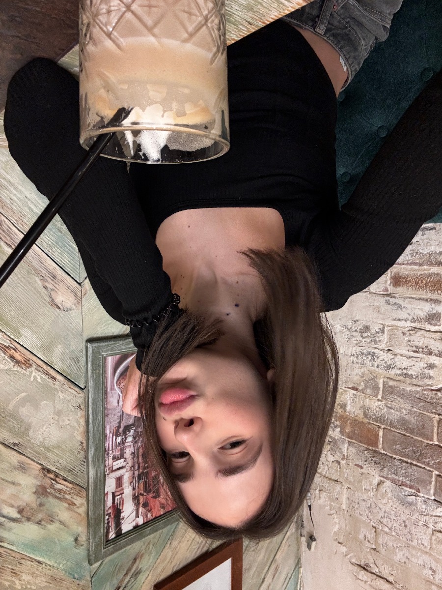 Fresh photos, fresh mood — Tina online in Acapulco